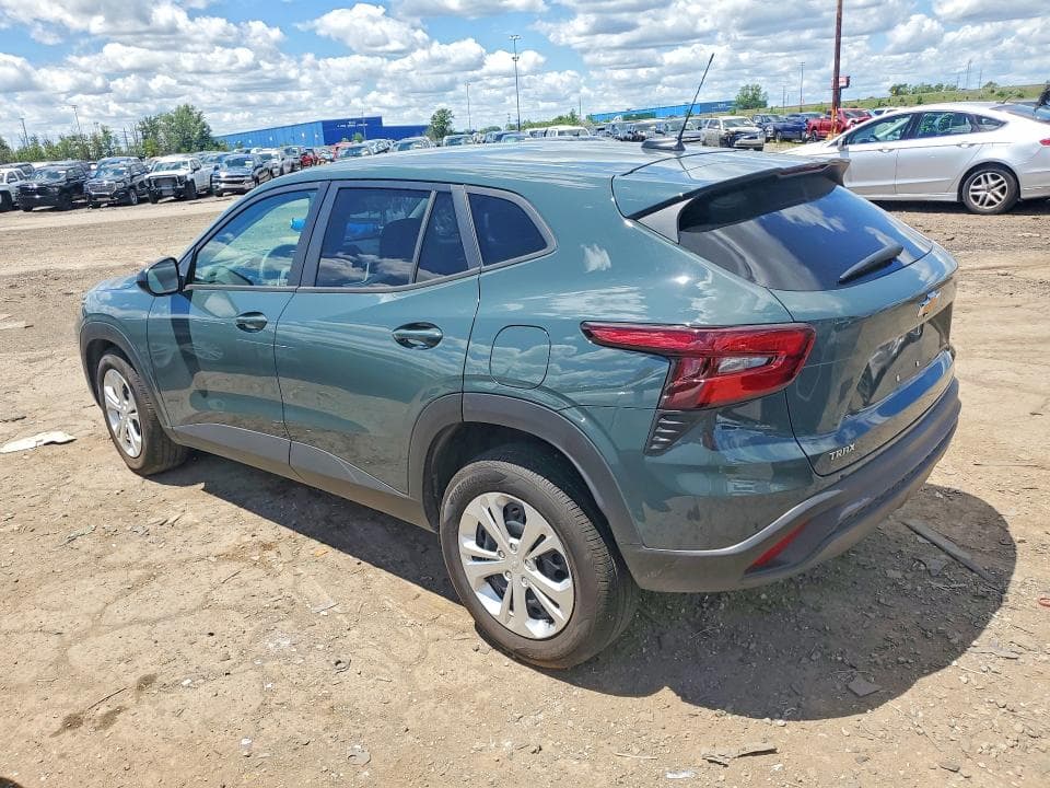 2025 CHEVROLET TRAX LS 2