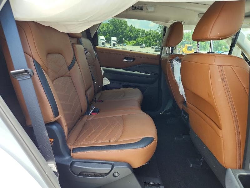 2025 NISSAN PATHFINDER PLATINUM 11