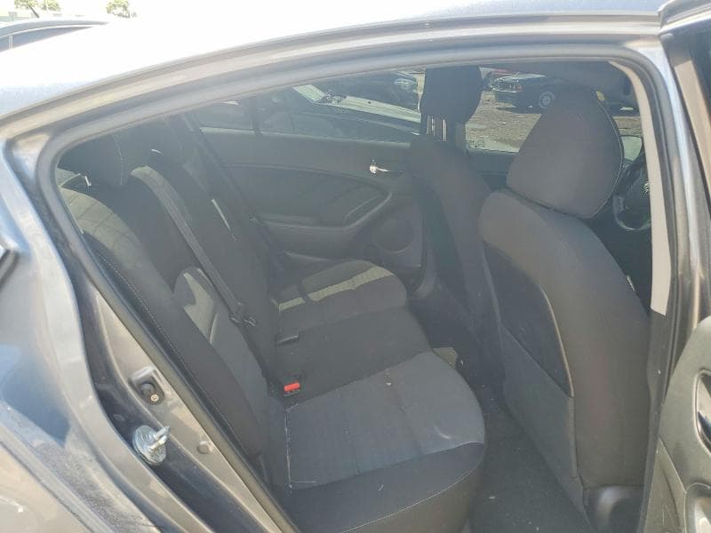 2018 KIA FORTE S 10