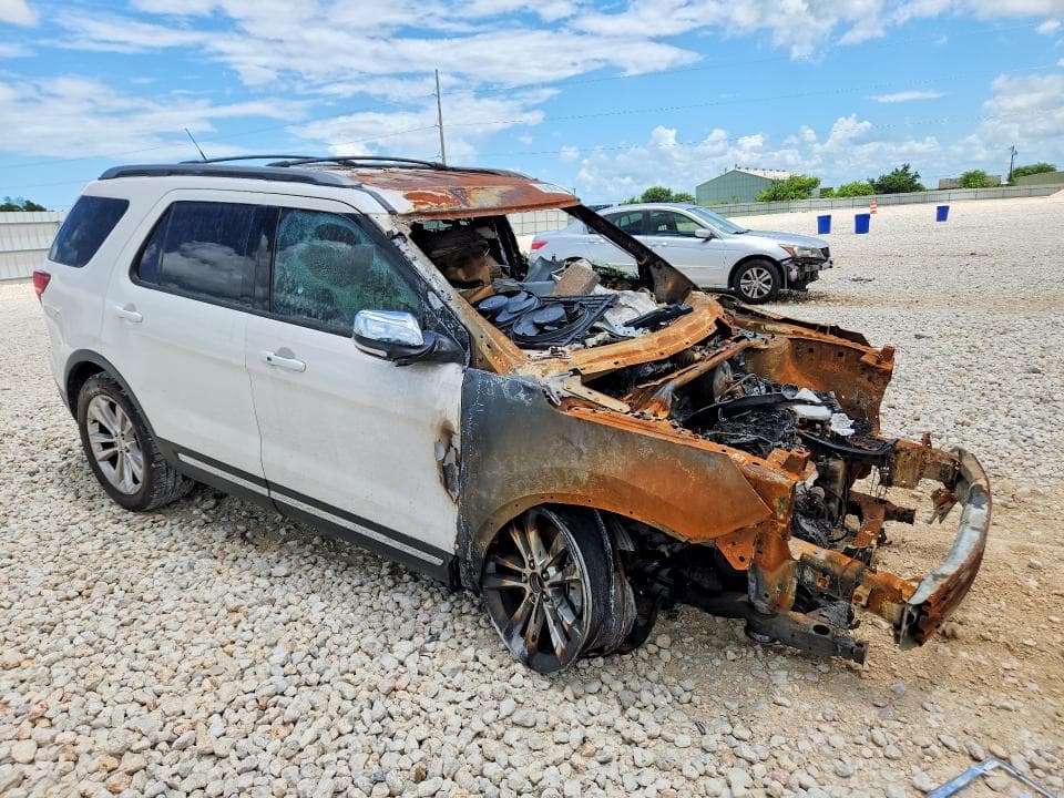 2019 FORD EXPLORER XLT 4
