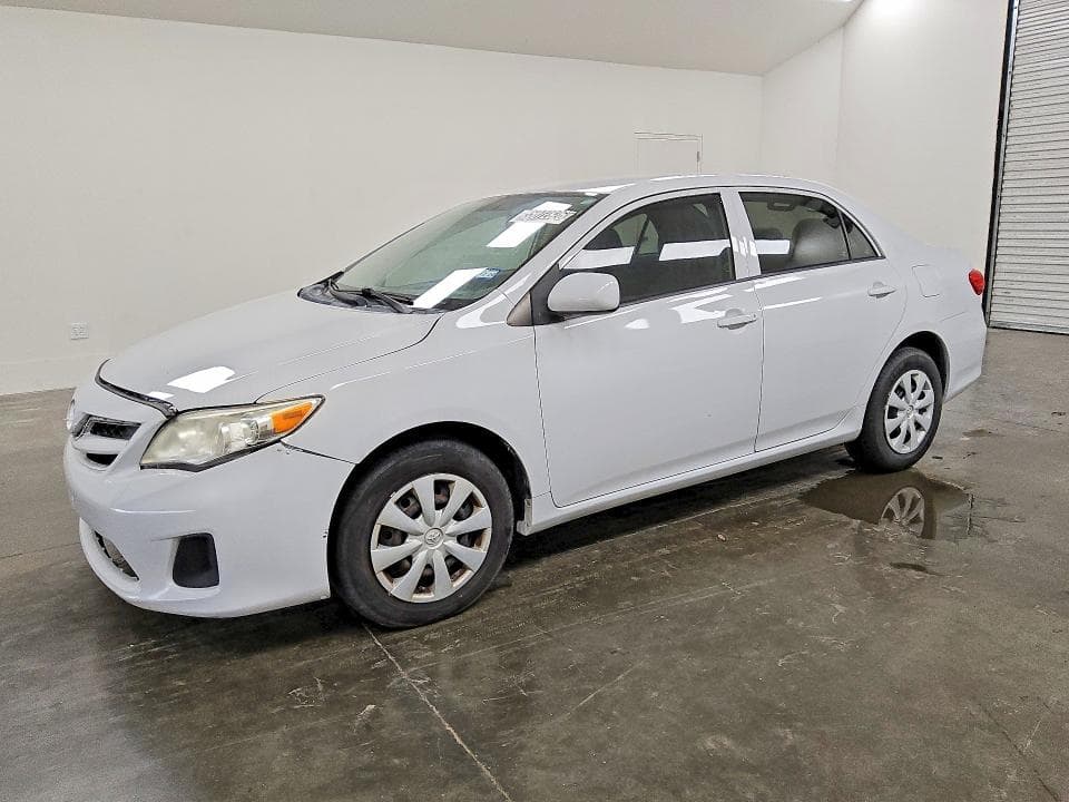 2013 TOYOTA COROLLA