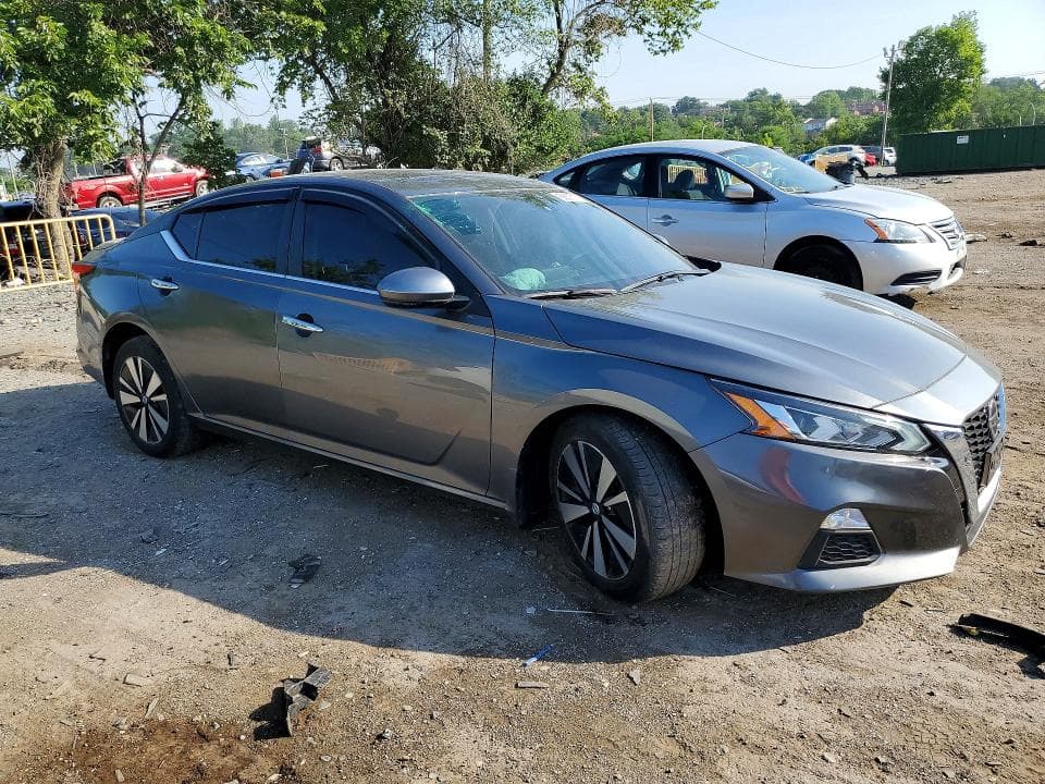 2021 NISSAN ALTIMA SV 4