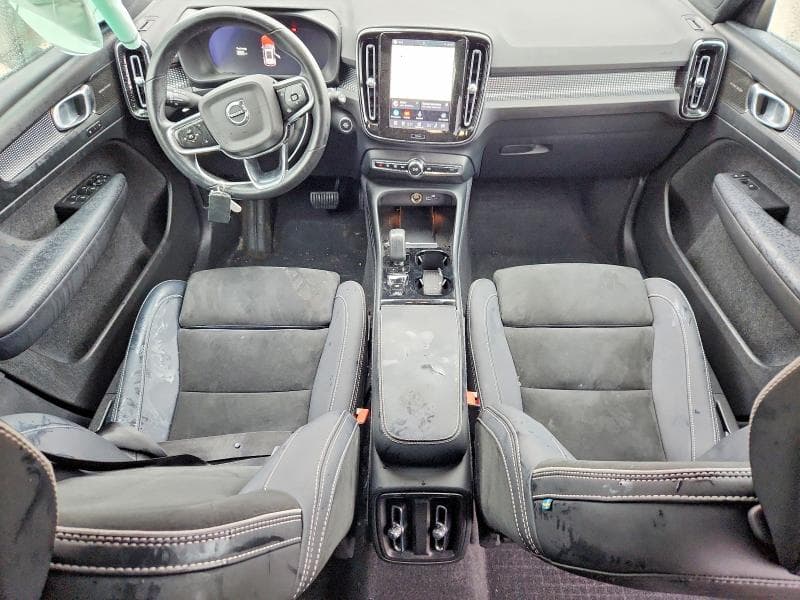 2023 VOLVO XC40 ULTIMATE 8