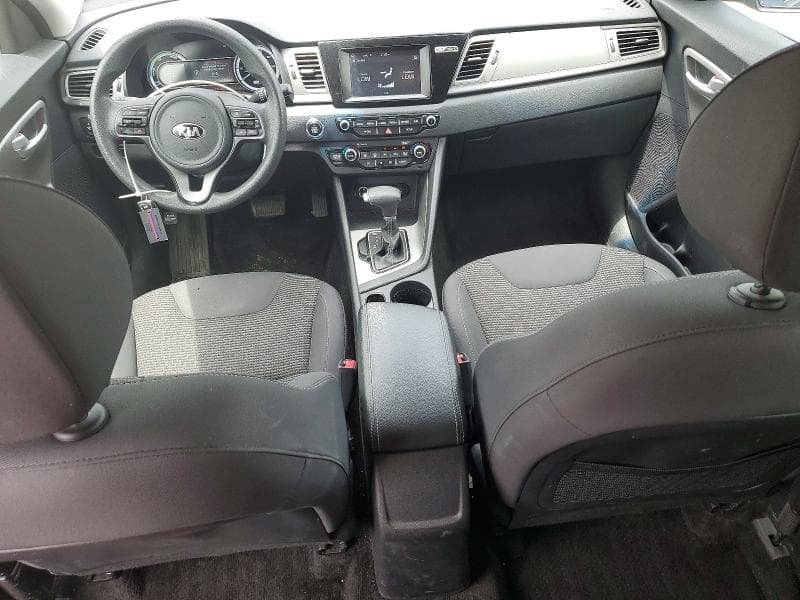 2017 KIA NIRO LX 8