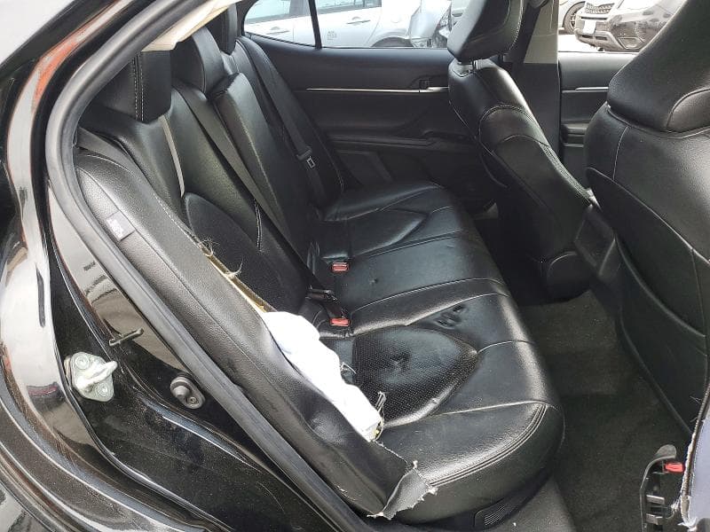 2020 TOYOTA CAMRY SE 10