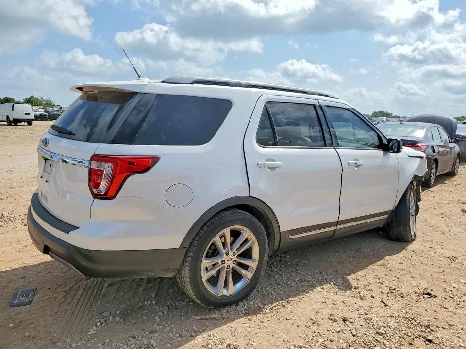 2019 FORD EXPLORER XLT 3