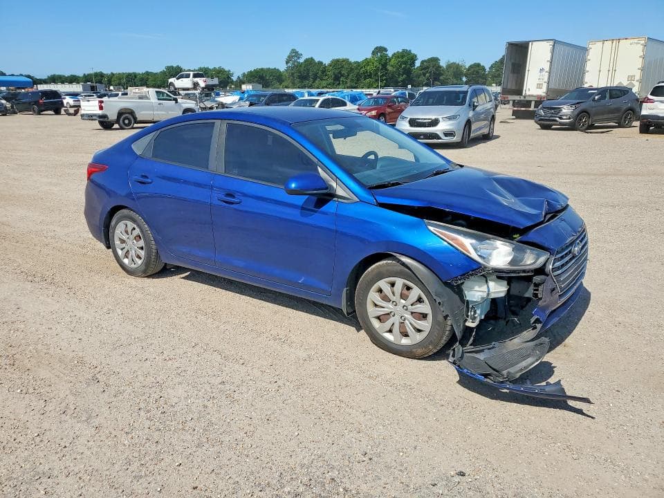 2019 HYUNDAI ACCENT SE 4