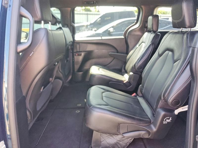 2023 CHRYSLER PACIFICA TOURING L 11