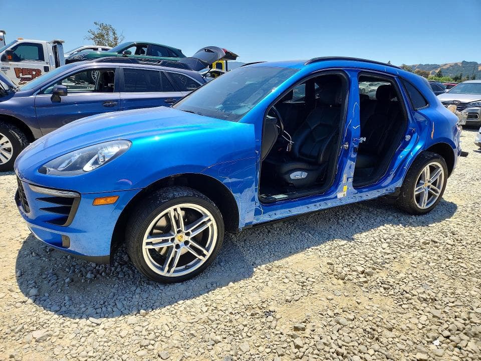 2017 PORSCHE MACAN - 1