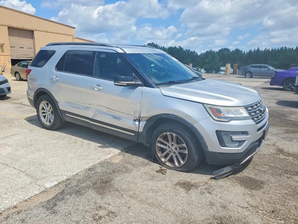 2017 FORD EXPLORER XLT 4