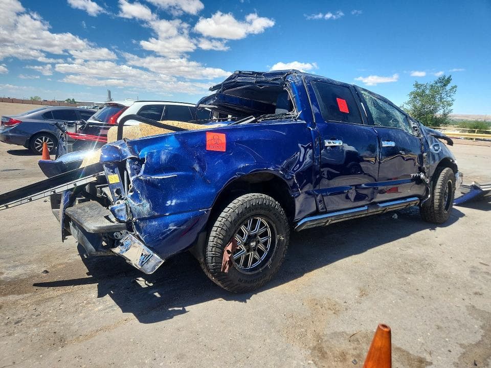 2017 NISSAN TITAN SL 3