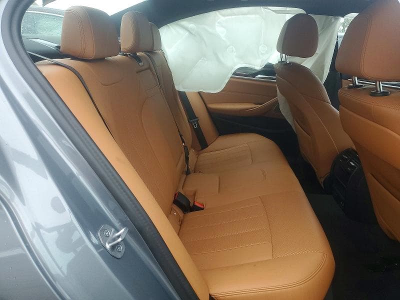 2023 BMW 530 XI 10