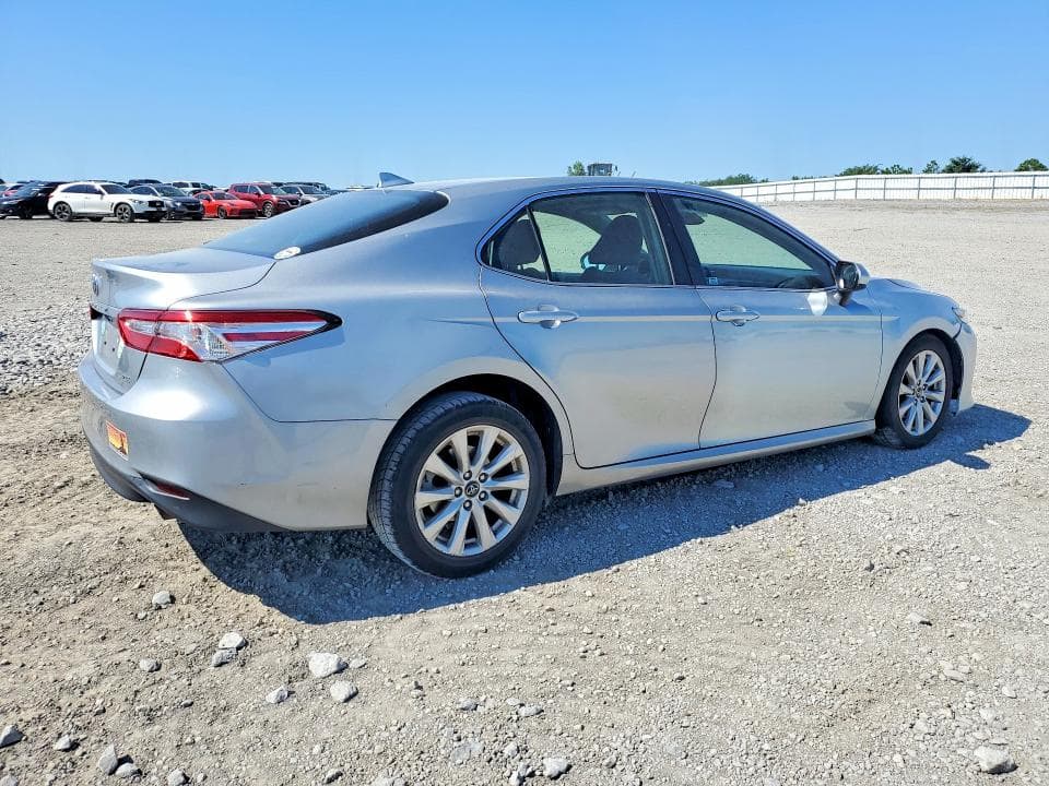 2019 TOYOTA CAMRY LE 3