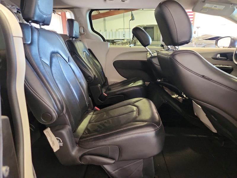 2022 CHRYSLER PACIFICA TOURING L 11