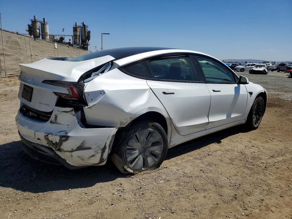 2025 TESLA MODEL 3 3