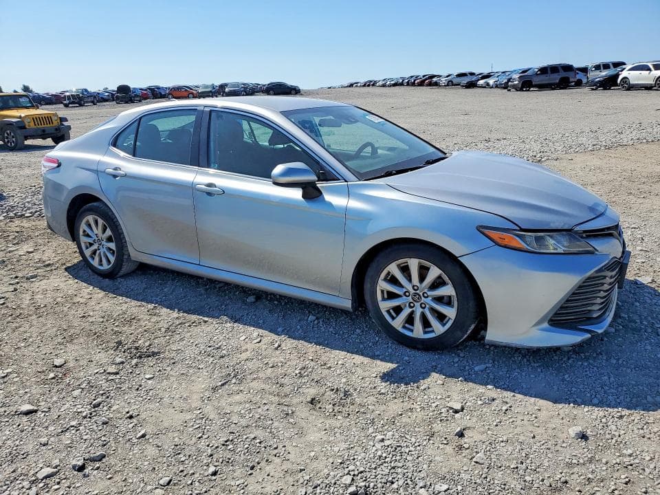 2019 TOYOTA CAMRY LE 4
