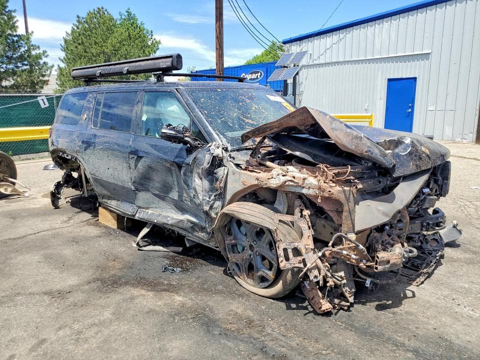 2026 RIVIAN R1S PREMIUM 4