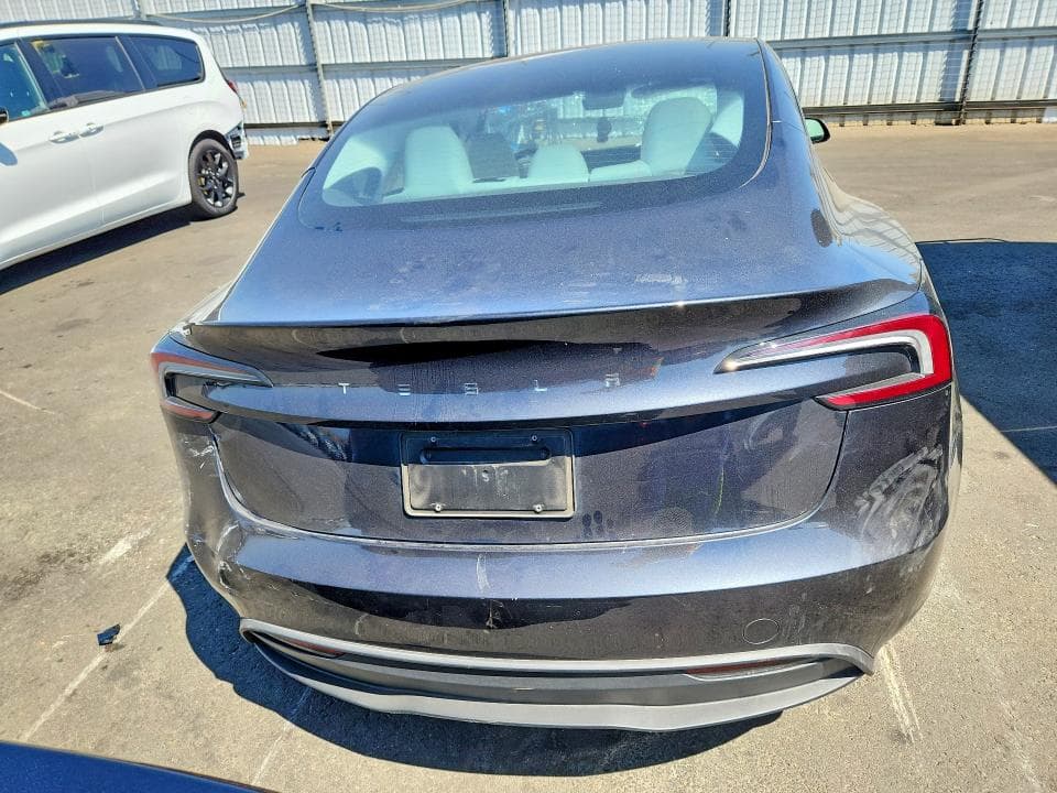 2025 TESLA MODEL 3 6