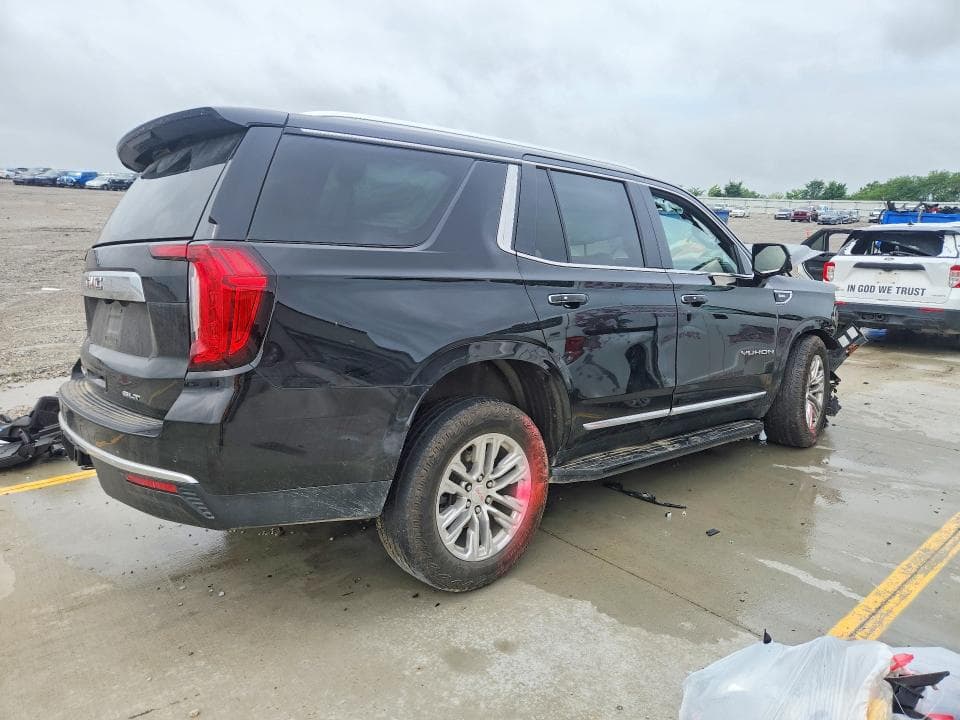2022 GMC YUKON SLT 3