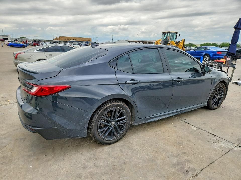 2025 TOYOTA CAMRY SE 3