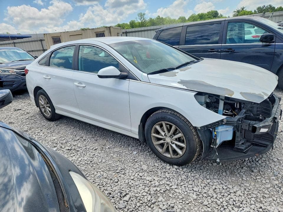 2019 HYUNDAI SONATA SE 4