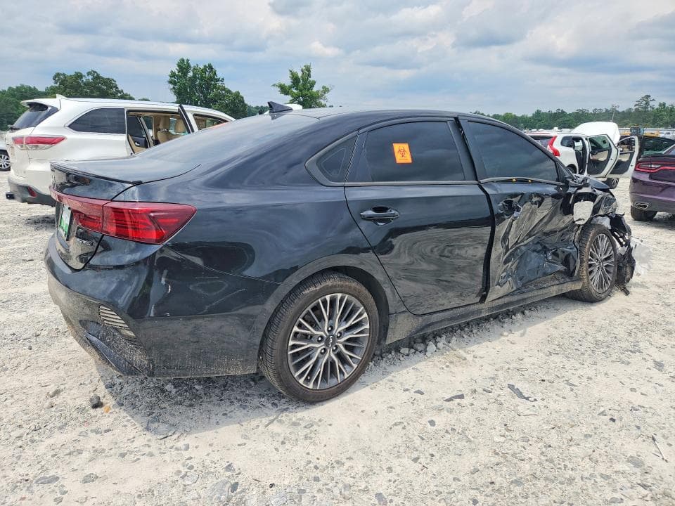2023 KIA FORTE GT LINE 3