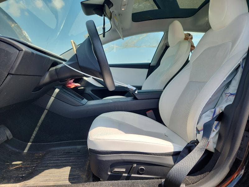 2025 TESLA MODEL 3 7