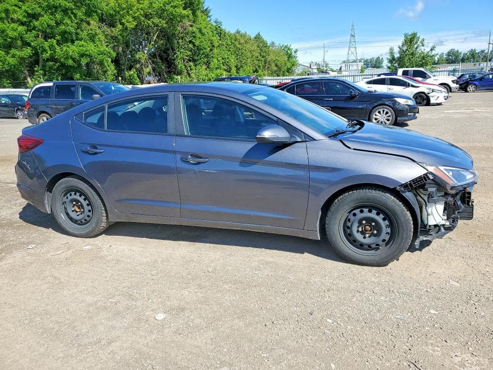 2019 HYUNDAI ELANTRA SE 4