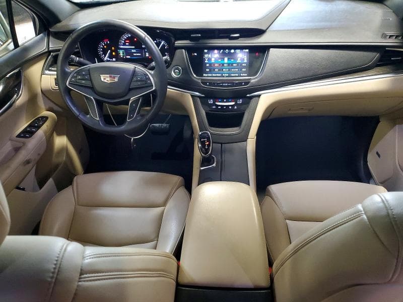 2017 CADILLAC XT5 8