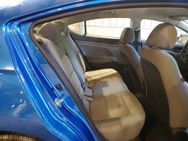 2017 HYUNDAI ELANTRA SE 10