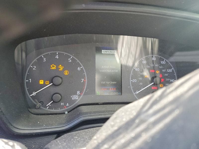 2025 TOYOTA COROLLA SE 9