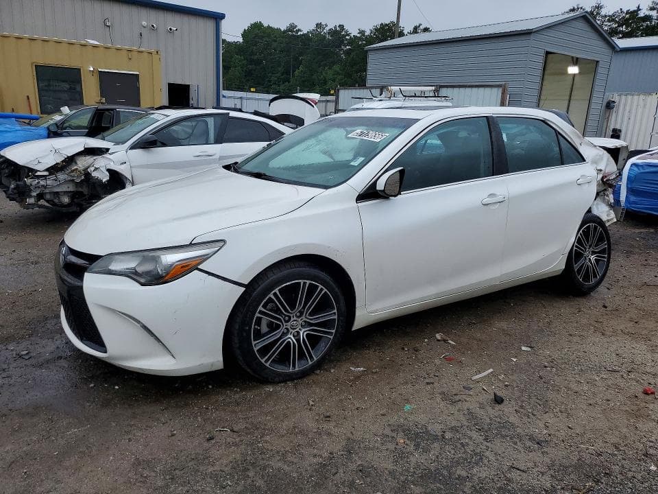 2016 TOYOTA CAMRY