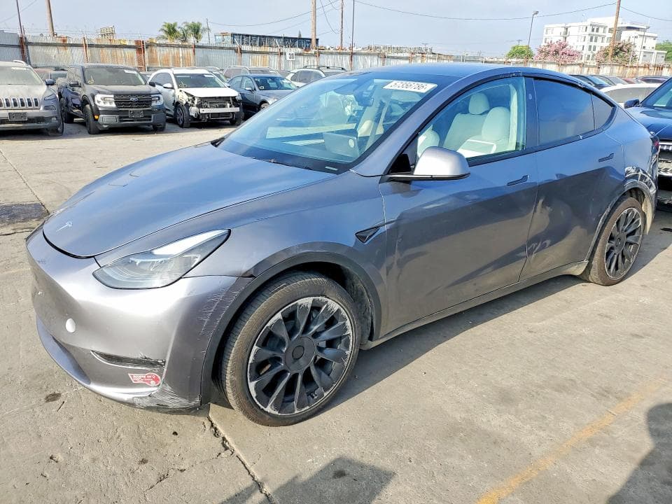 2025 TESLA MODEL Y