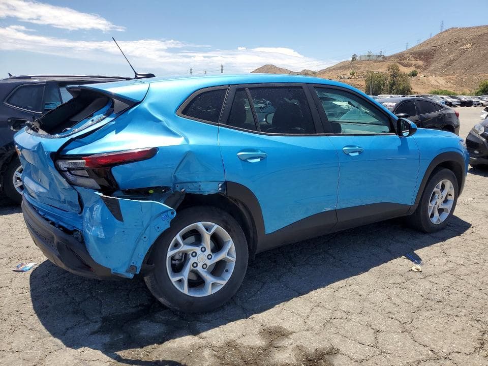 2025 CHEVROLET TRAX LS 3