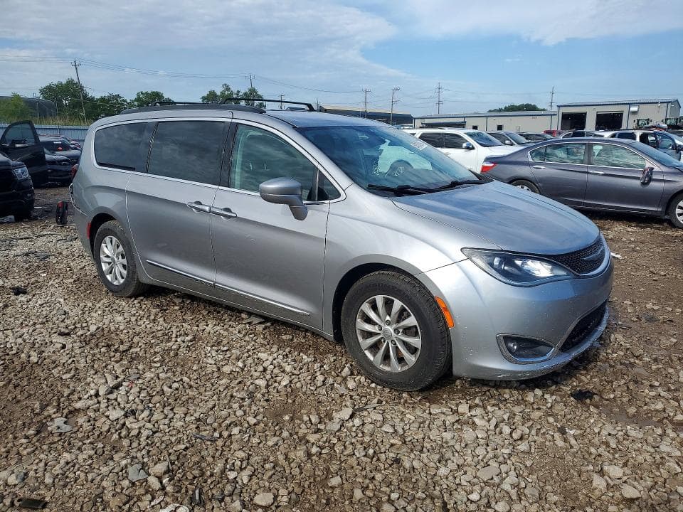 2017 CHRYSLER PACIFICA TOURING L 4