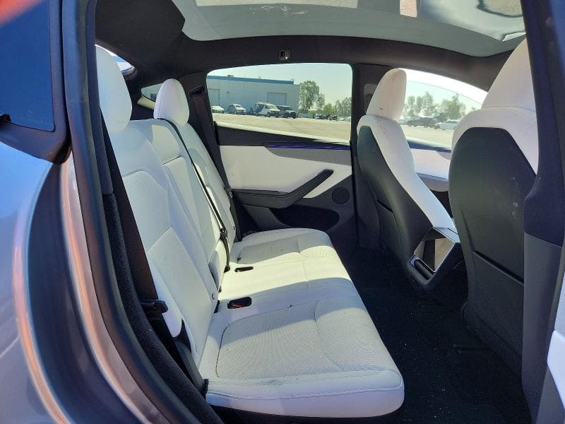 2026 TESLA MODEL Y 10