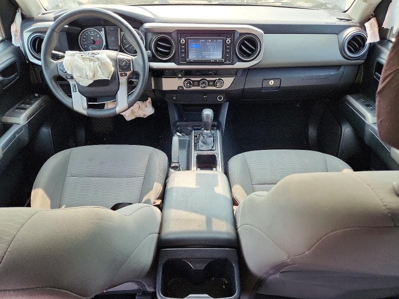 2017 TOYOTA TACOMA SR5 V6 8
