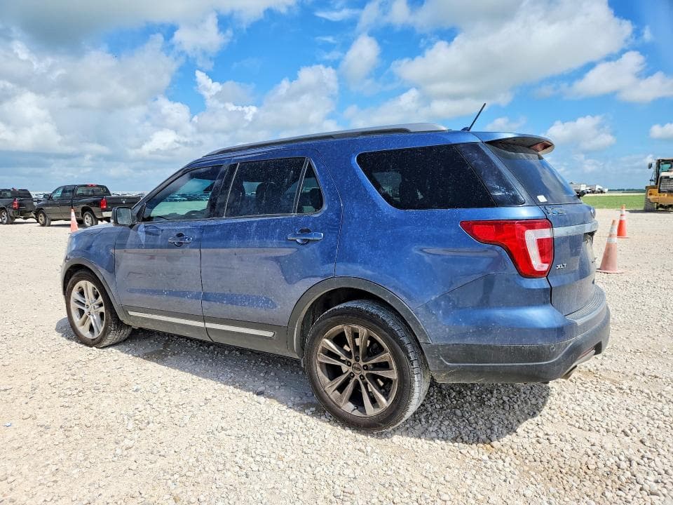2018 FORD EXPLORER XLT 2