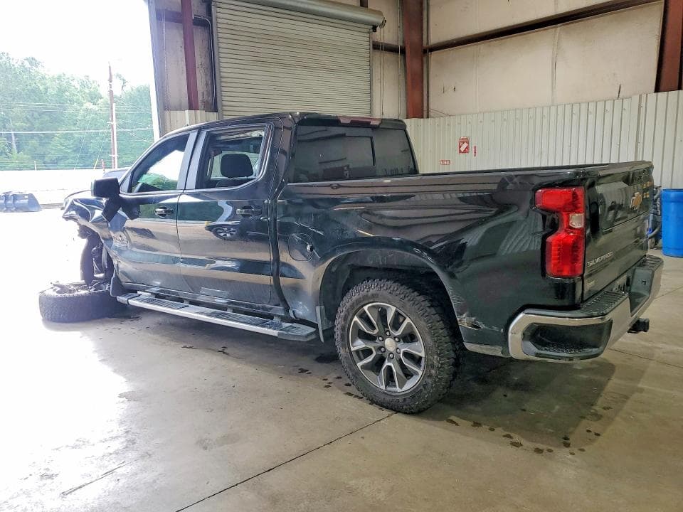 2022 CHEVROLET SILVERADO C1500 LT 2