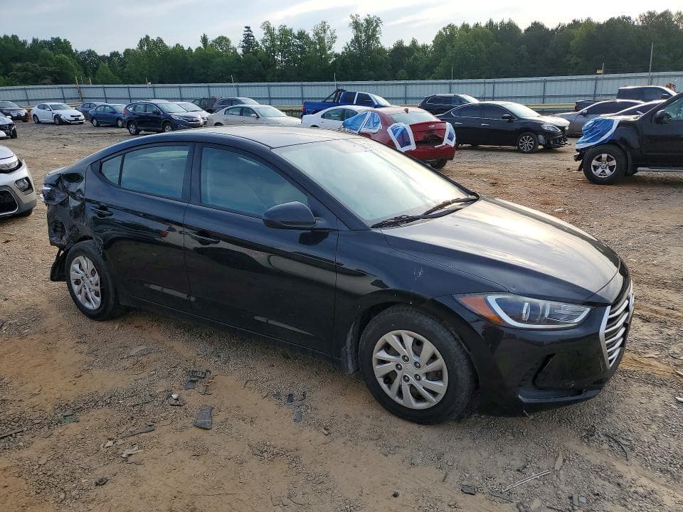 2018 HYUNDAI ELANTRA SE 4