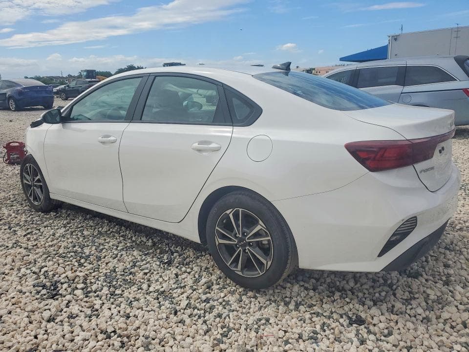 2023 KIA FORTE LXS 2