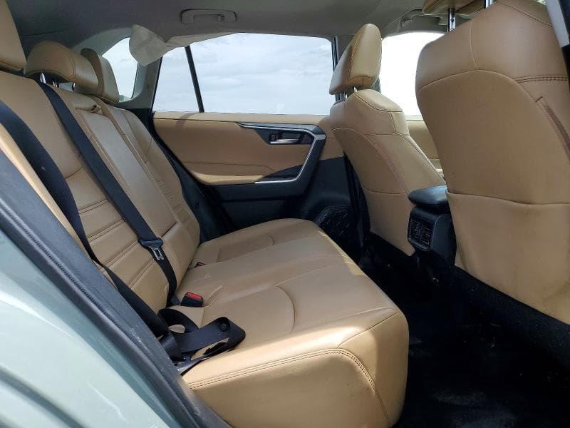 2022 TOYOTA RAV4 XLE PREMIUM 11