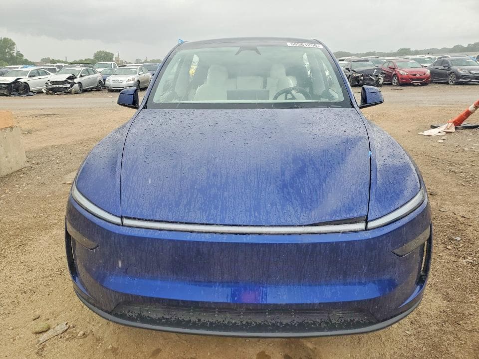 2026 TESLA MODEL Y 5