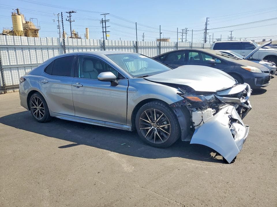 2021 TOYOTA CAMRY SE 4
