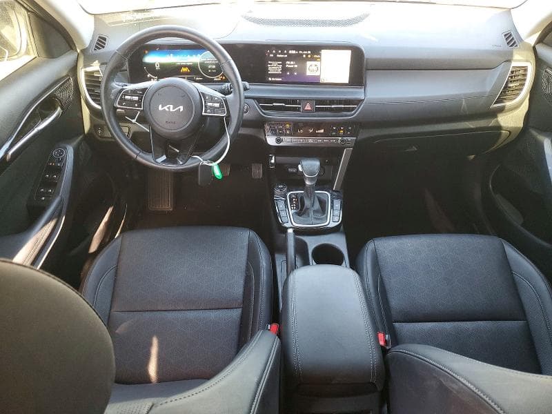 2025 KIA SELTOS EX 8