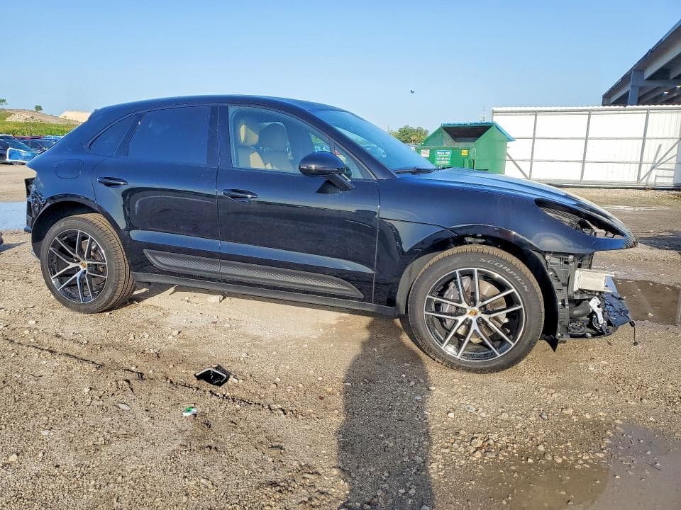 2026 PORSCHE MACAN BASE 4