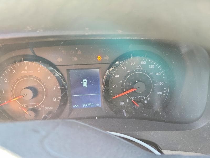 2017 TOYOTA SIENNA LE 9