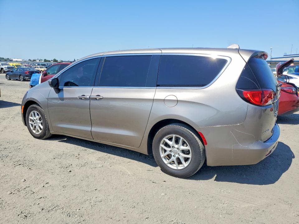 2018 CHRYSLER PACIFICA LX 2