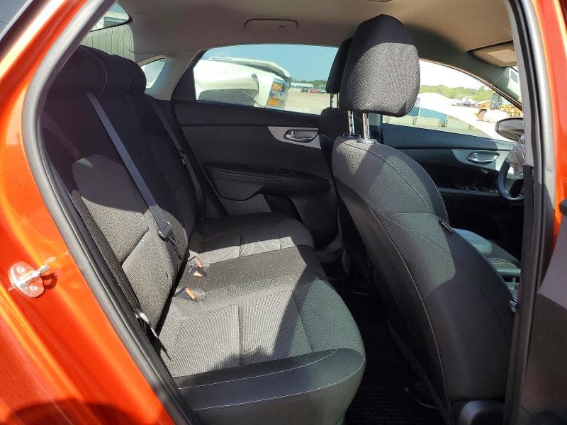 2023 KIA FORTE LXS 10