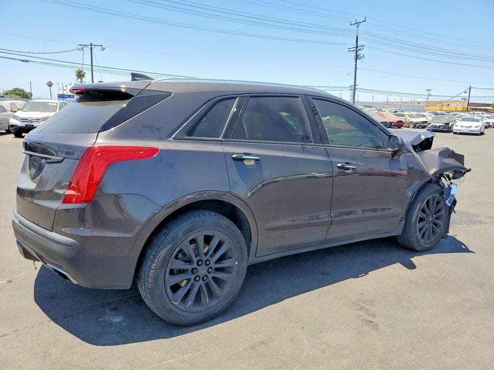 2017 CADILLAC XT5 PLATINUM 3